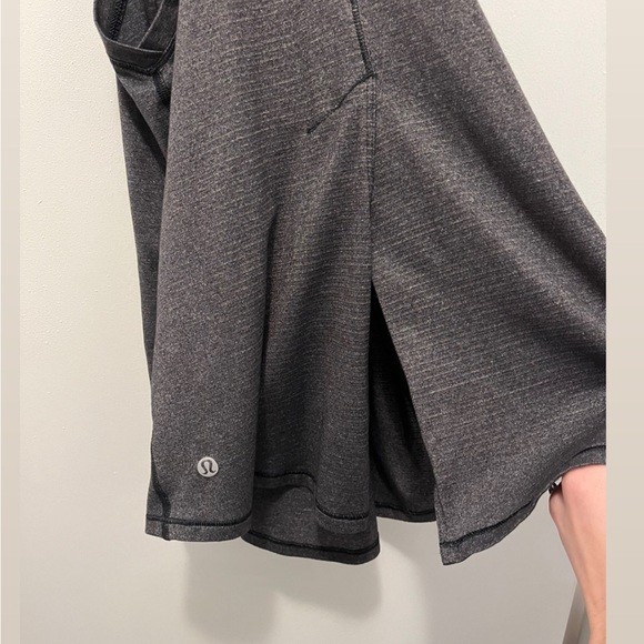 Lululemon tank top, size 6 - Picture 4 of 5